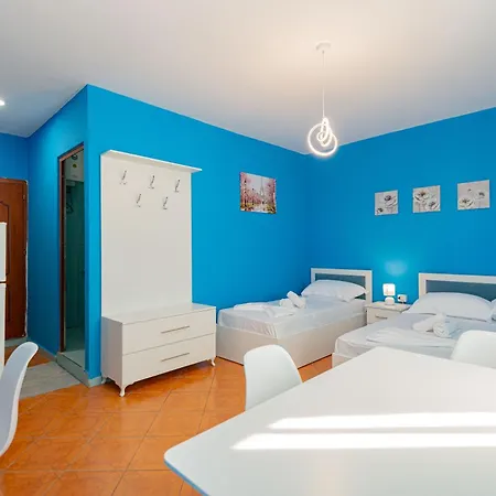 Al2 Apartment *
